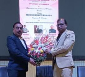 लखनऊ विश्वविद्यालय : “उद्यमिता एवं कौशल विकास” विषय पर कार्यशाला का हुआ आयोजन