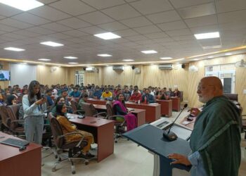 लखनऊ विश्वविद्यालय ने “डिकोडिंग पर्सनल एंड प्रोफेशनल सक्सेस” पर किया विशेष कार्यक्रम