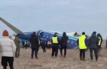 Plane Crash: कजाकिस्तान में 72 लोगों को ले जा रहा विमान दुर्घटनाग्रस्त, 42 की मौत