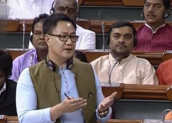 केंद्रीय संसदीय कार्य मंत्री और भाजपा नेता किरेन रिजिजू ने लोकसभा में कांग्रेस को घेरा