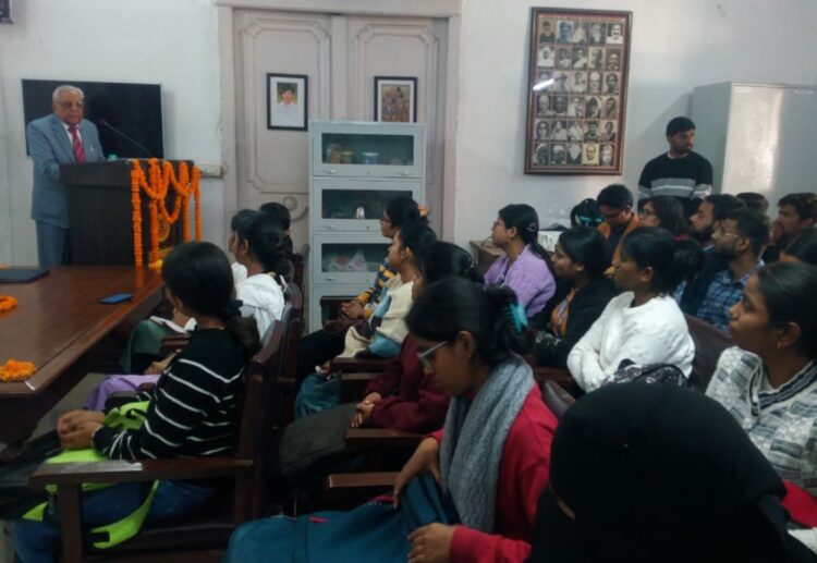 लखनऊ विश्वविद्यालय : मध्यकालीन और आधुनिक इतिहास विभाग द्वारा हुआ कार्यक्रम