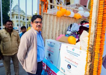 लखनऊ विश्वविद्यालय से कुलपति ने समुदाय हेतु हैप्पीनेस वैन को किया रवाना