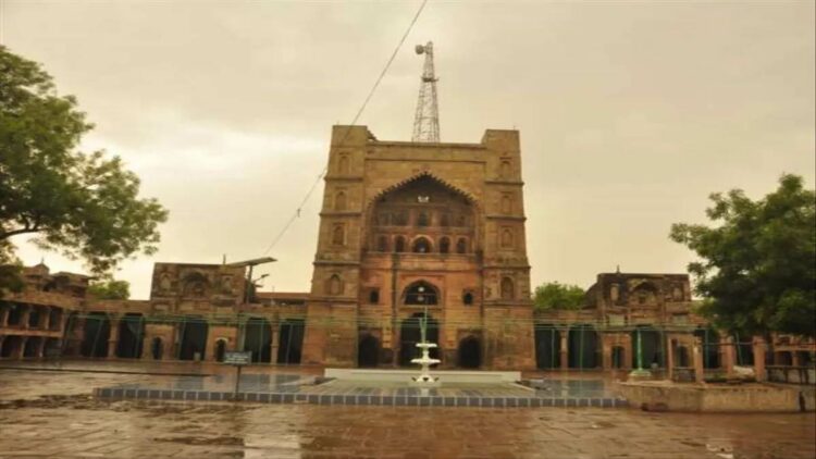 अटाला मस्जिद को मन्दिर बताने वाली याचिका का स्वीकार किया जाना असंवैधानिक, सीजेआई करें जज पर कार्यवाई : शाहनवाज़ आलम