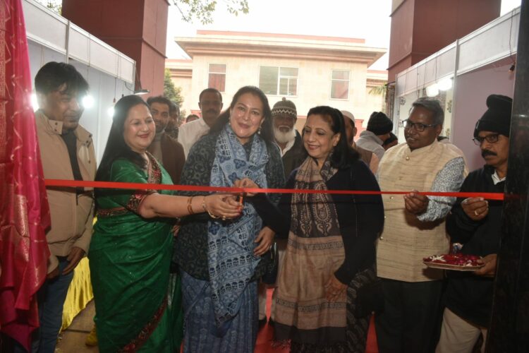 इंडियन सिल्क गैलरी हैंडलूम एक्सपो 2025 के प्रथम संस्करण का हुआ उद्घाटन