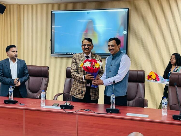 लखनऊ विश्वविद्यालय : “साइबर सुरक्षा जागरूकता” डिजिटल दुनिया में डेटा की सुरक्षा पर किया गया कार्यक्रम