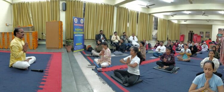 लखनऊ विश्वविद्यालय : योग विभाग में उज्जायी, सूर्यभेदी और चंद्रभेदी प्राणायाम सत्र का आयोजन किया गया