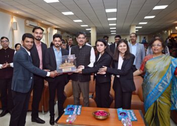 ग्रोविटास सीजन 4: लखनऊ विश्वविद्यालय के प्रबंधन अध्ययन संकाय में प्रतिभा और रणनीति का शक्ति-सम्पन्न उत्सव