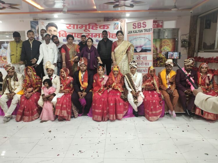 एसबीएस जन कल्याण ट्रस्ट एवं ओम जगदीश सेवा समिति के संयुक्त तत्वधान में निर्धन कन्याओं का हुआ विवाह