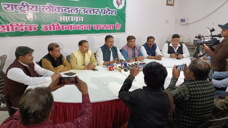 तमिलनाडु में डी0एम0के0 द्वारा त्रिभाषा फामूर्ले का विरोध कर घिनौनी राजनीति की जा रही है : RLD राष्ट्रीय महासचिव अनिल दुबे