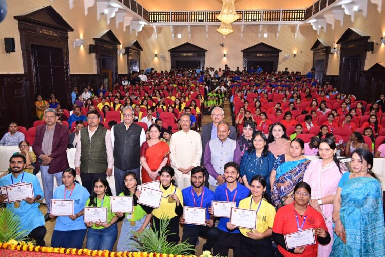 लखनऊ विश्वविद्यालय : इंटर हॉस्टल कॉम्पिटिशन फेस्ट का हुआ समापन