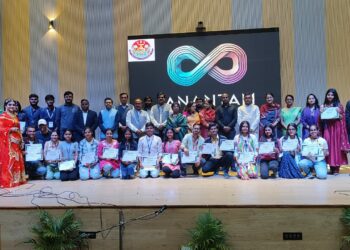 लखनऊ विश्वविद्यालय में वाणिज्य संकाय के कॉमर्स फेस्ट “अनंतम” का समापन