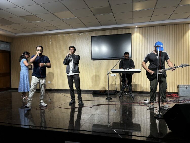 ग्रेविटास सीजन 4 : लखनऊ विश्वविद्यालय के प्रबंधन अध्ययन संकाय में जारी रहा उत्सव